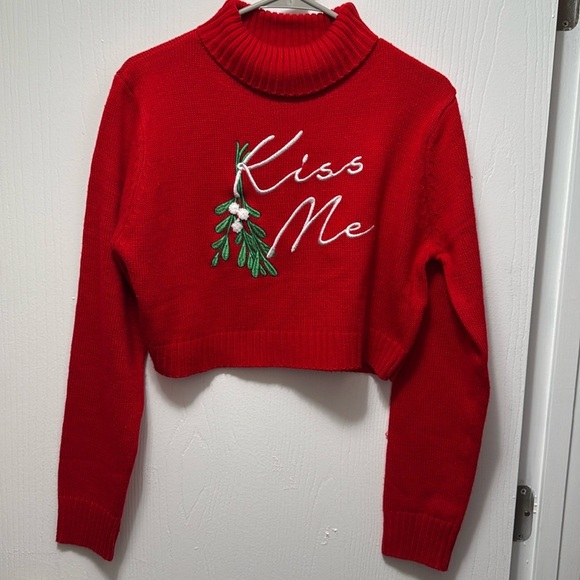 Pretty Little Thing Cropped “Kiss Me” Holiday Sweater Size 10 - Picture 1 of 2